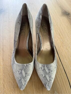 BCBG Snake Print Pointed Toe Pumps in Gray and Cream